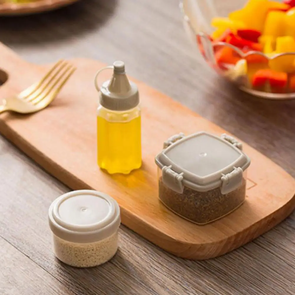 4Pcs Seasoning Jar Good Airtightness Transparent Squeeze Bottle Leakproof PP Pepper Holder Condiment Dispenser For Restaurant