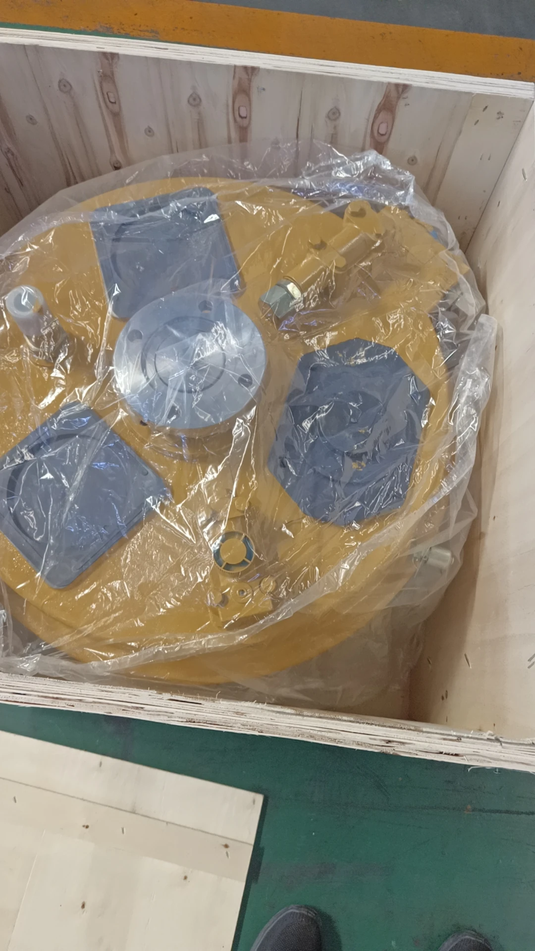 W021800000B Original High Quality SEM650B SEM656D Torque Converter For Wheel Loaders