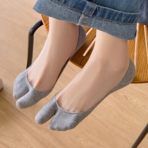 Women Two Finger Socks Thin Non-slip