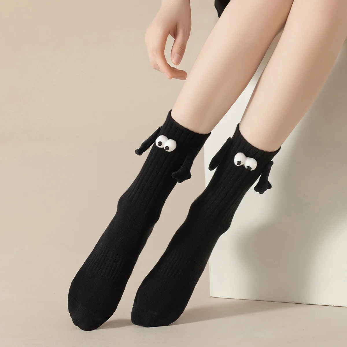 Couple Holding Hands Socks Mid-tube Magnetic Three-dimensional Doll