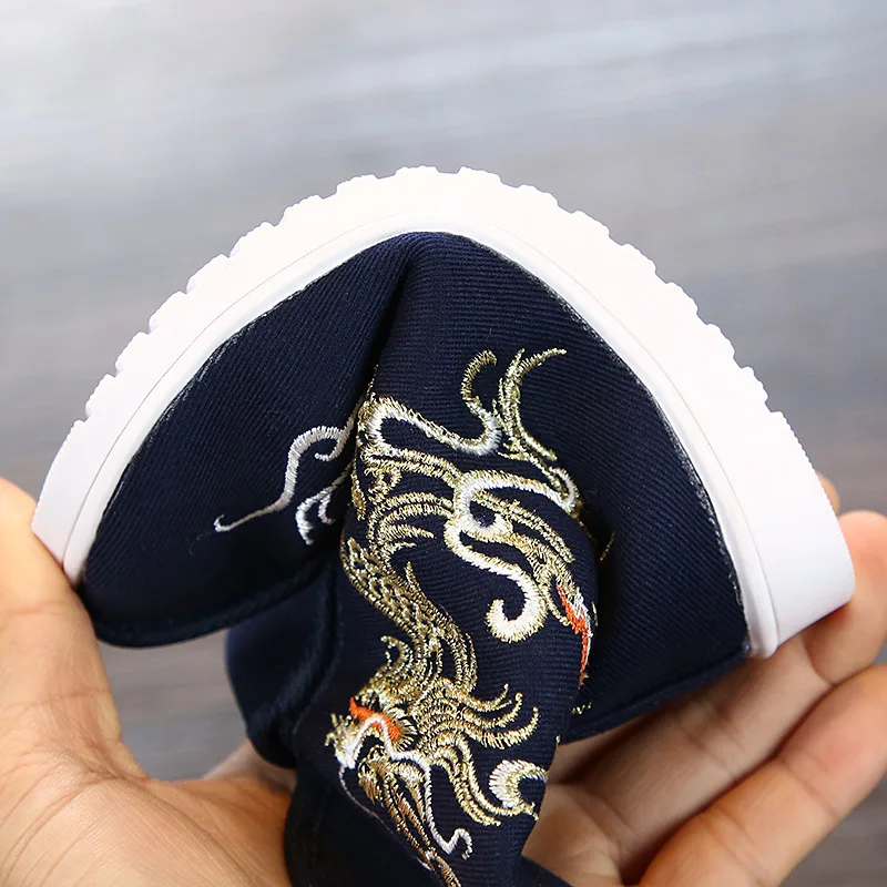 Рисунок 3 - Тканевые ботинки ручной работы для мальчиков