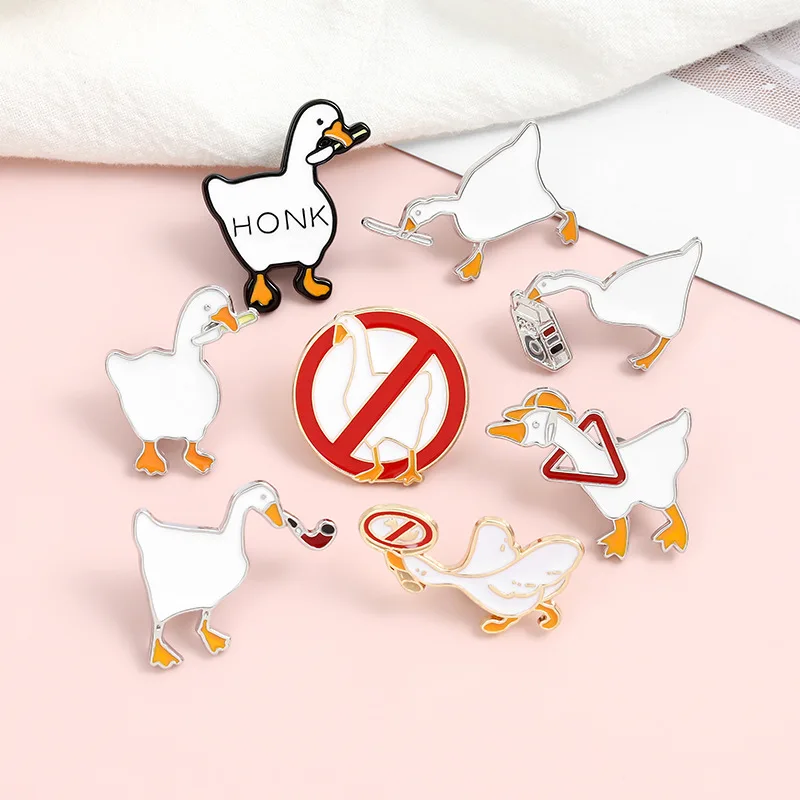 Broche Engraçado Criativo Dos Desenhos Animados, Goose Game Little Cat  Enamel Pin, Emblema Branco, Alfinete De Lapela, Acessórios de vestuário -  AliExpress