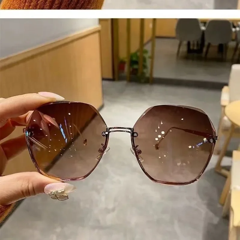 New Women's Polarized Light Sunglasses Women Metal Half Frame Polygon Sun Glasses Outdoor Leisure Eyewear UV400 Oculos De Sol