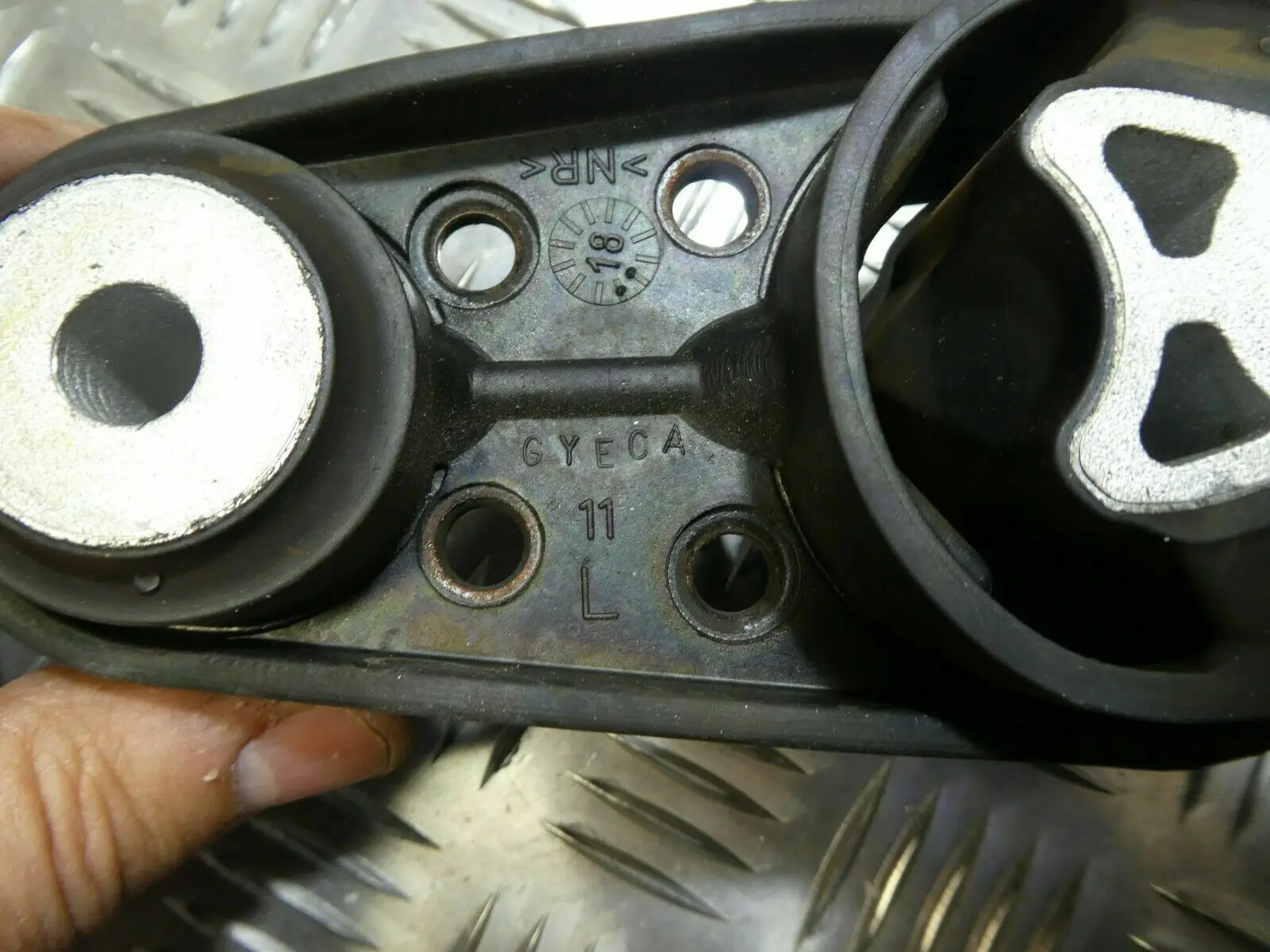 1PC Engine Mount Transmission Torque Support For Ford Ecosport 1.5L 1.0T AT Escort Fiesta