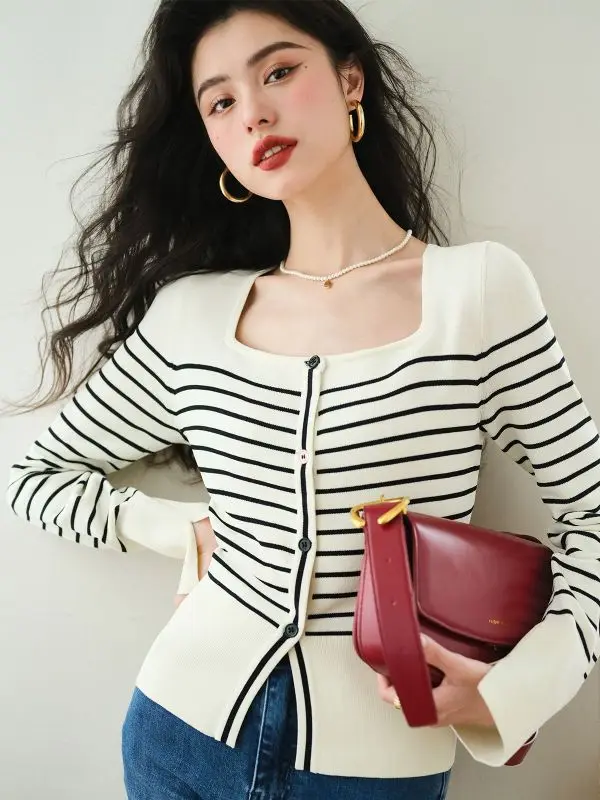 

Design Sense Black and White Striped Ice Silk Knit Cardigan Women's New Spring Sweater with a Retro Square Collar Long Sleeves