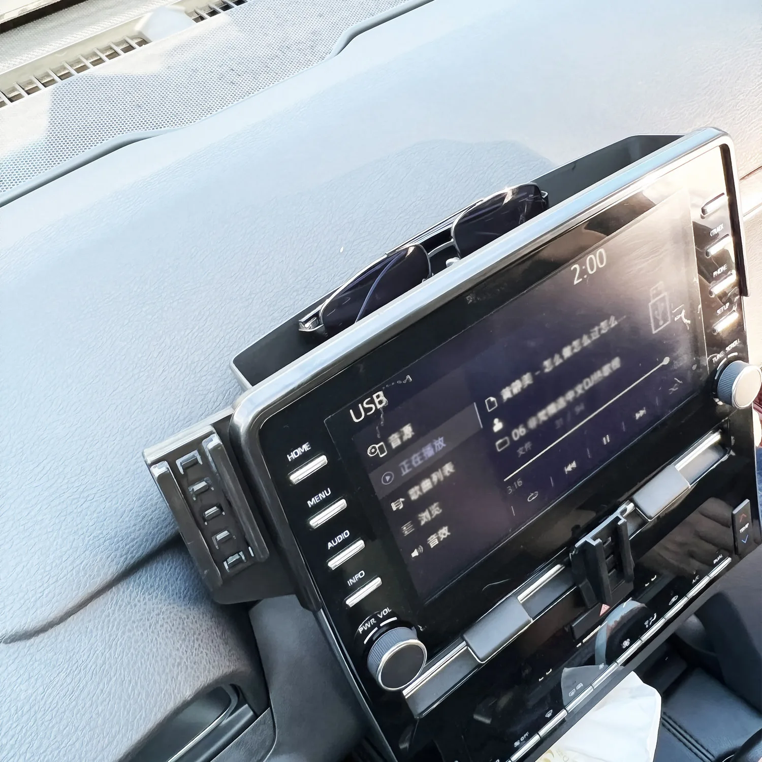 LUNQIN 車用携帯電話ホルダー トヨタ アバロン 2019 2022 自動車アクセサリー ナビゲーションスクリーンブラケット 並行輸入品 : LUNQIN 車用携帯電話ホルダー 2022 2023 2024 2025