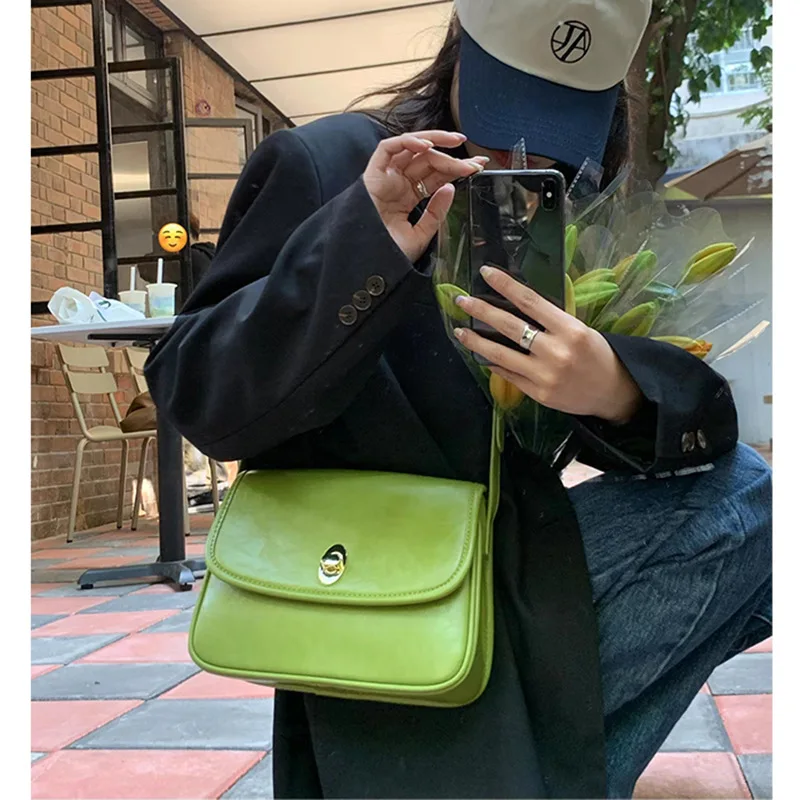 

Сумка на плечо Женская однотонная из экокожи с клапаном