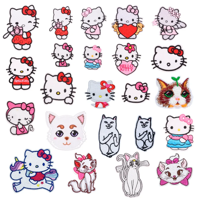 2.5 x 3.5 Embroidered ricamatoPATCH HELLO CIAO KITTY Application applicazione Chenille ciniglia Heart cuore PATCH Iron-On / Sew-On Officially Licensed Cartoon / Hello Kitty Artwork 