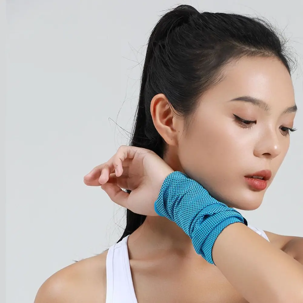 Portable Polyester Fiber Sports Wrist Sweat Towel Sweat Absorption wrist wipe Sweatband Wrist Protector Fitness Camping Running