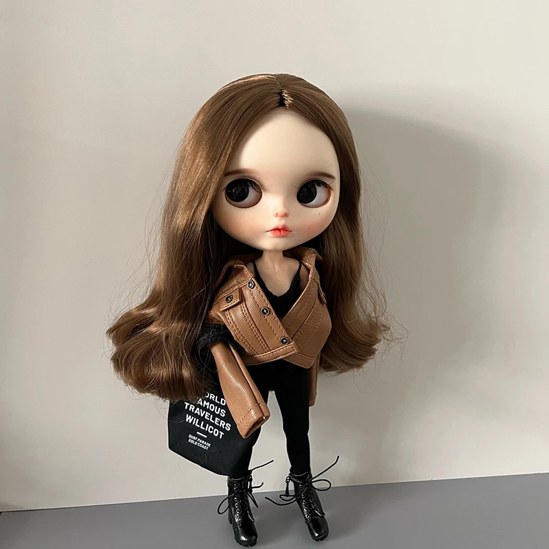 dlbell 1pcs bjd doll backpack mini trendy schoolbag travel laptop bags for 1 6 1 4 bjd blythe ob24 pullip barbie dolls accessory DLBell 1Pcs Blythe Doll Clothes Cool PU Leather Jacket Coat Casual Clothing for Blyth Barbie Licca Pullip 1/6 Dolls Accessories