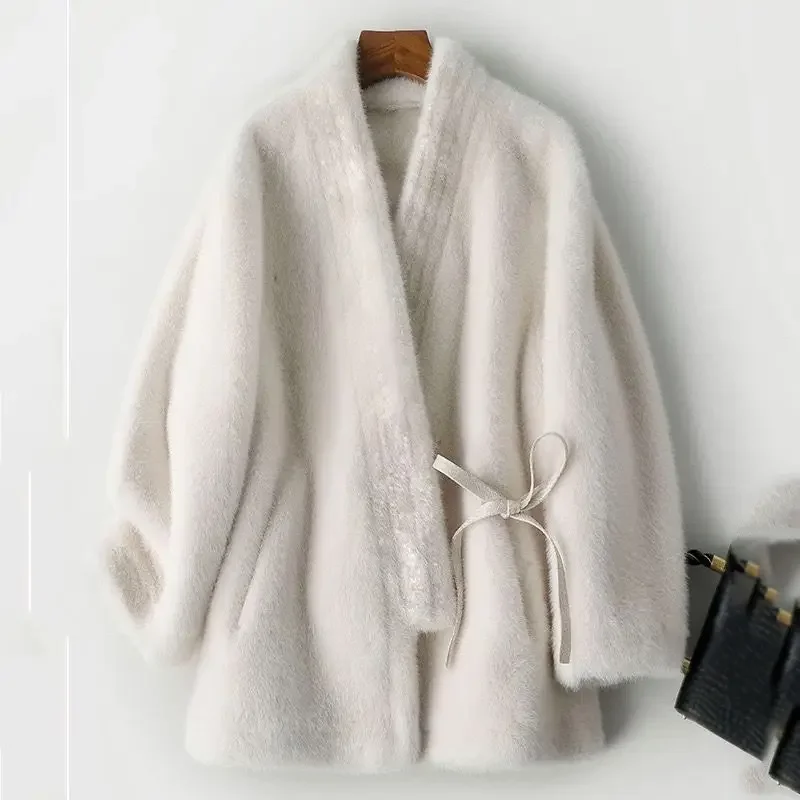 

Outfits for Women Winter V-Neck Lace-Up Bathrobe Fur Jacket Loose Fashion Medium To Long White Apricot Mink Faux Fur Coat Xy174