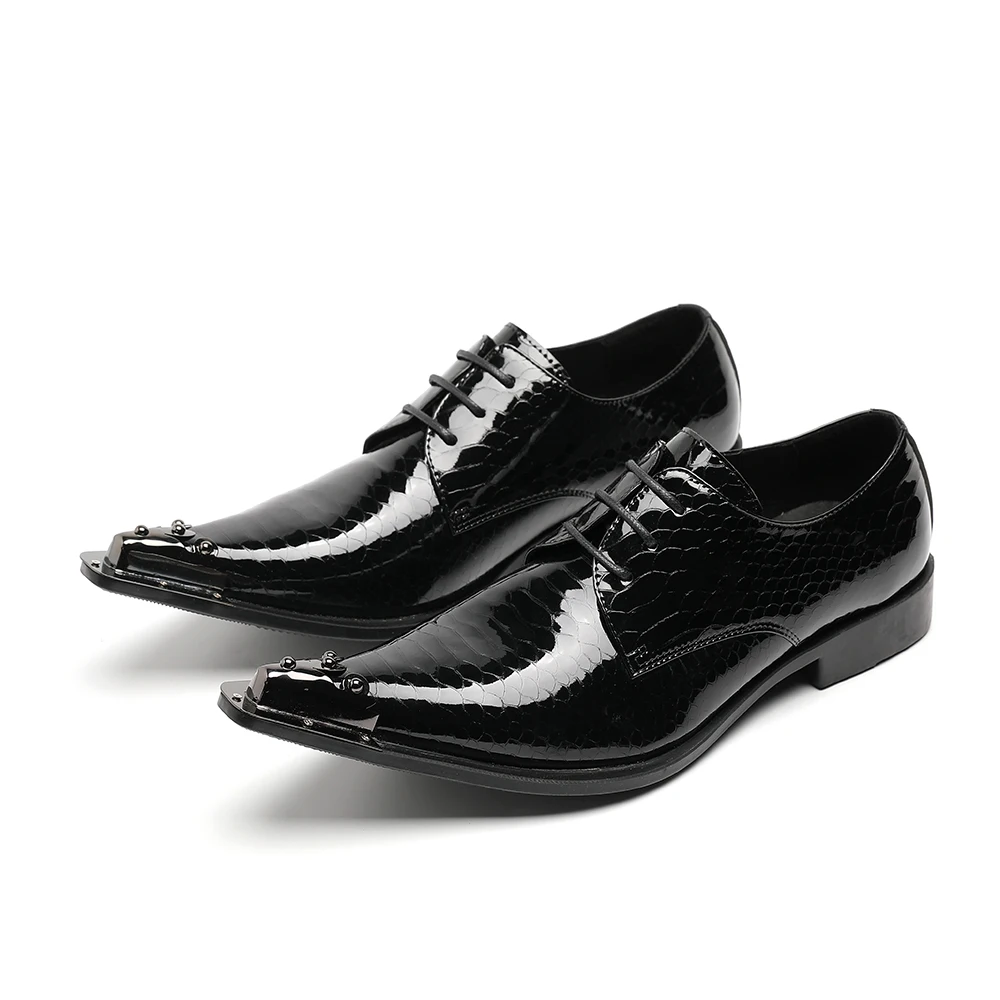 

Zapatos British Business Lace Up Men Oxford Shoes Male Party Wedding Brogues Rivets Metal Pointed Toe Patent Leather Dress Shoes