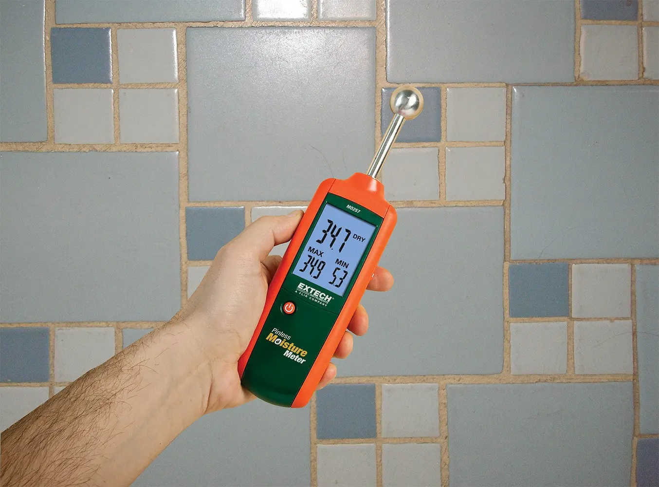 MOISTURE METER with .78-1.6 inch depth.