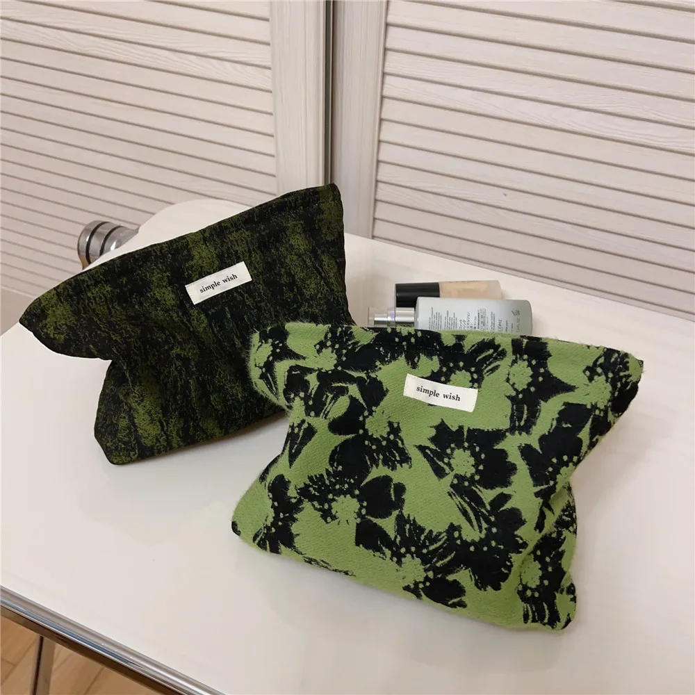 

Женская сумка для макияжа, зеленая вместительная сумка для хранения губной помады, портативная дорожная сумка для туалетных принадлежностей