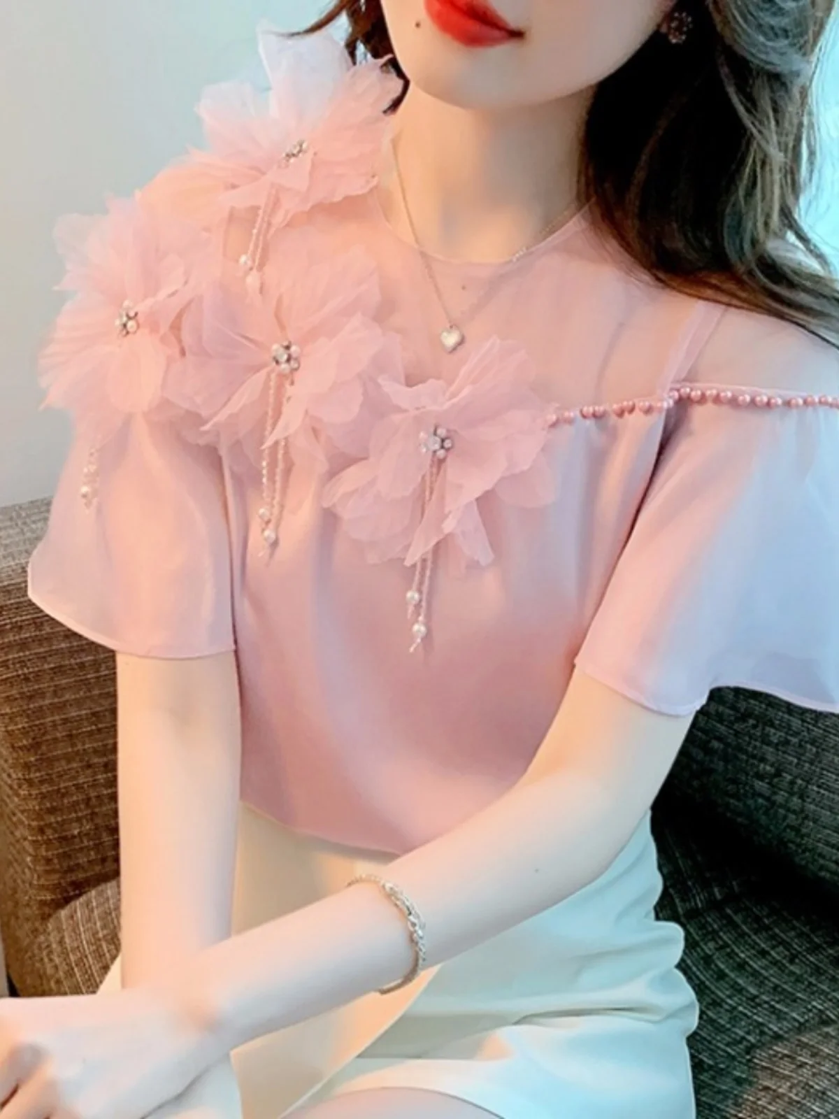 Short-Sleeved Chiffon Shirt Women's Clothing 2024 Summer New Round Neck Beaded 3D Flower Decorative Chic Blouse Tops Female