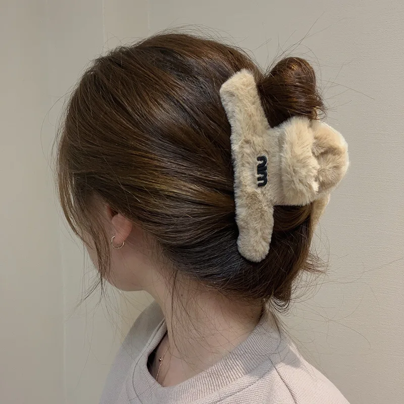 

New Large Size Plush Grab Clip Autumn/Winter Fashion Sweet Hair Grab Back Of Head Updo Shark Clip Hairpin Hair Accessories