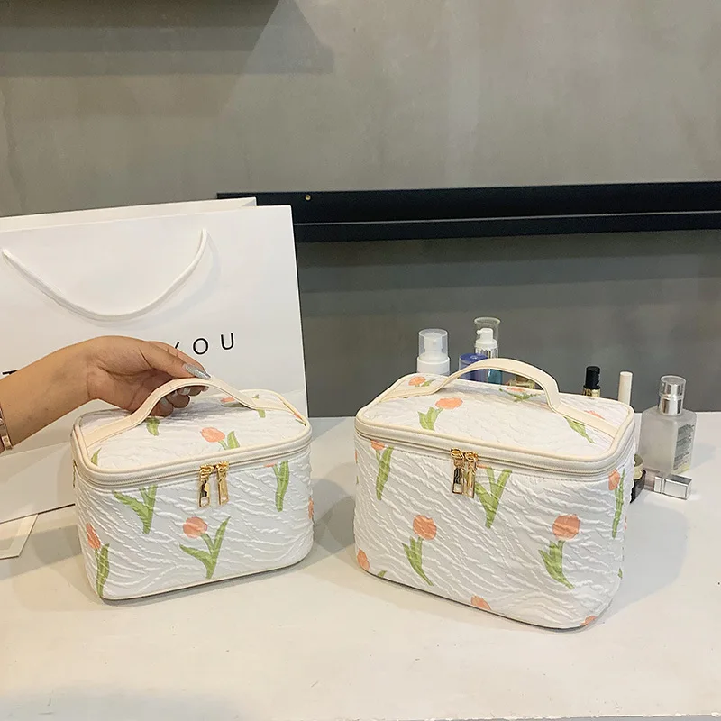 

Makeup Bag Portable Niche 2023 Travel Toiletry Bag Cosmetic Bag Casual Simple Floral Sweet Cosmetic Organizer for Women