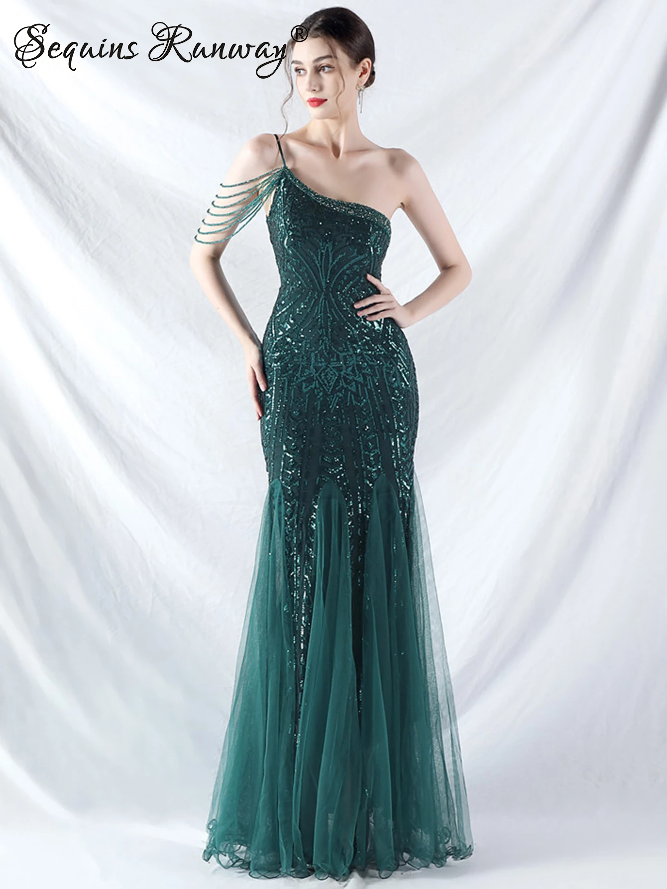 green emerald velvet dress Sheath Halter Floor Length Sequined Bridesmaid Dress COCOMELODY CB0401