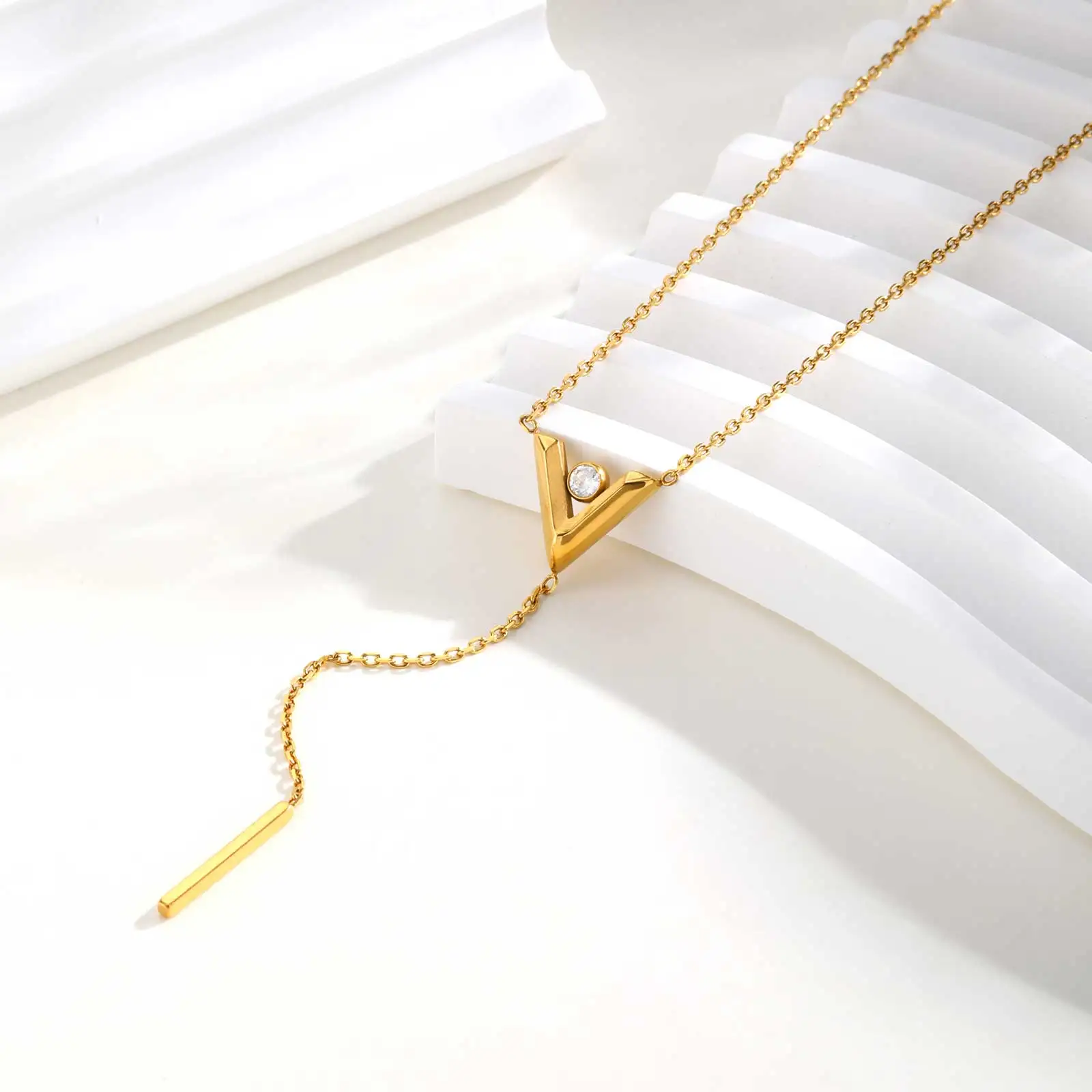 Schicke Y-förmige Halskette aus Zirkon-Edelstahl, vergoldeter Pullover mit langer Kette, Modeschmuck für Frauen als Geschenk