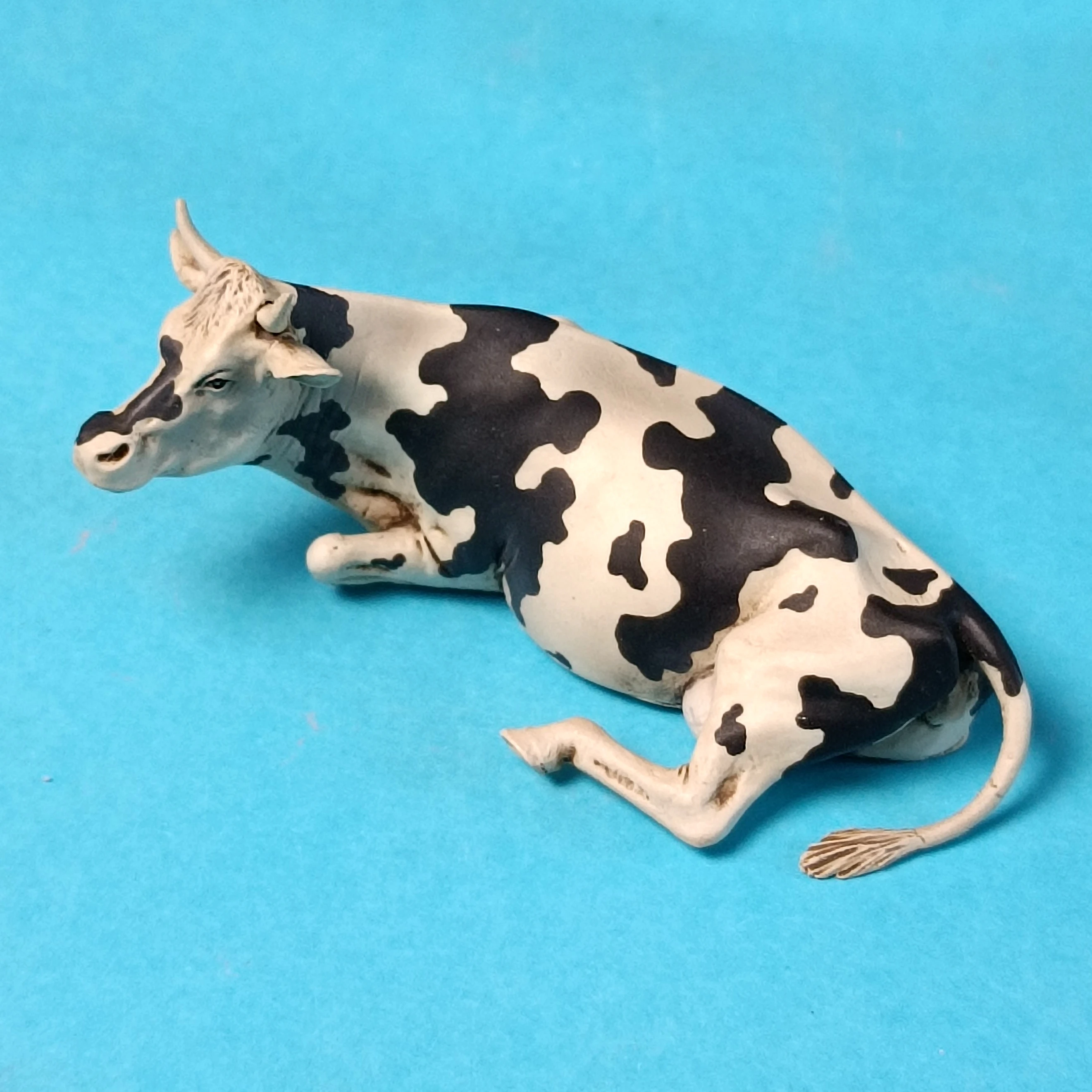 1/35 Cast Resin Model Assembly Kit, Resin Cow Scene Layout, Unpainted