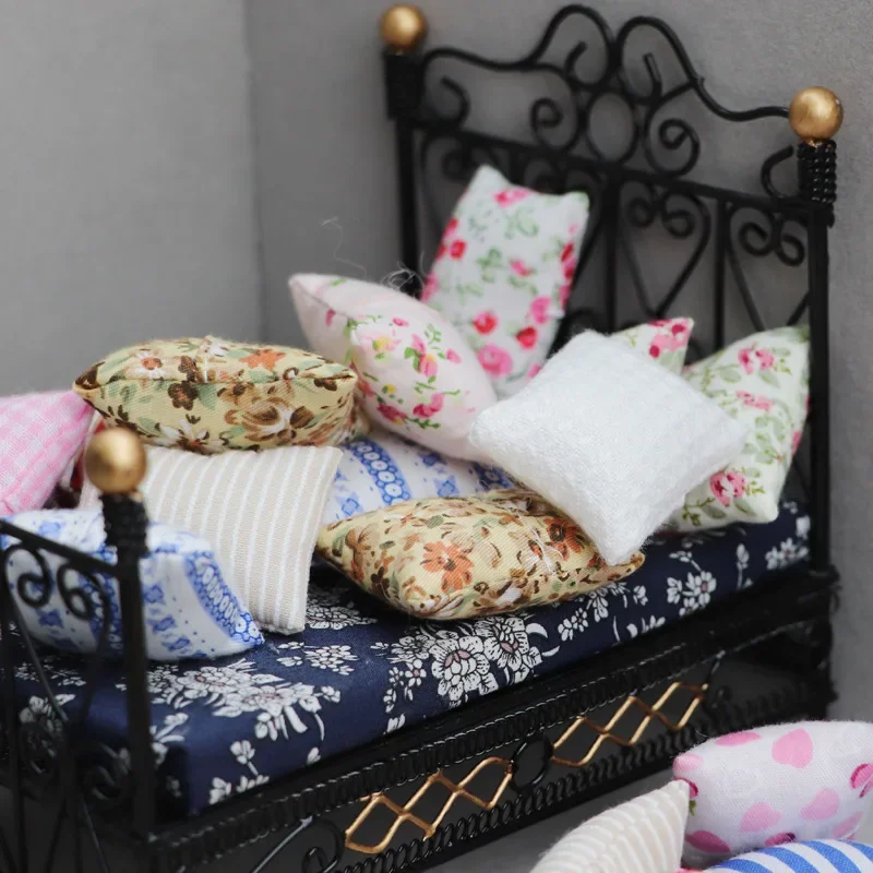 3PCS Cute Flower Pillow Cushions For Sofa Couch Bed For For Doll house 1/12 Dollhouse Miniature Furniture Toys 4