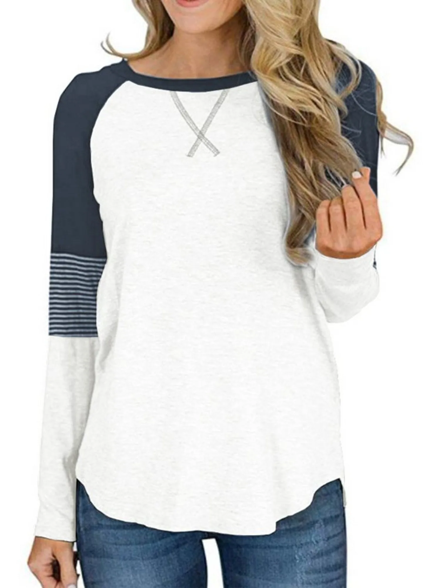 

Женская футболка с длинным рукавом и круглым вырезом