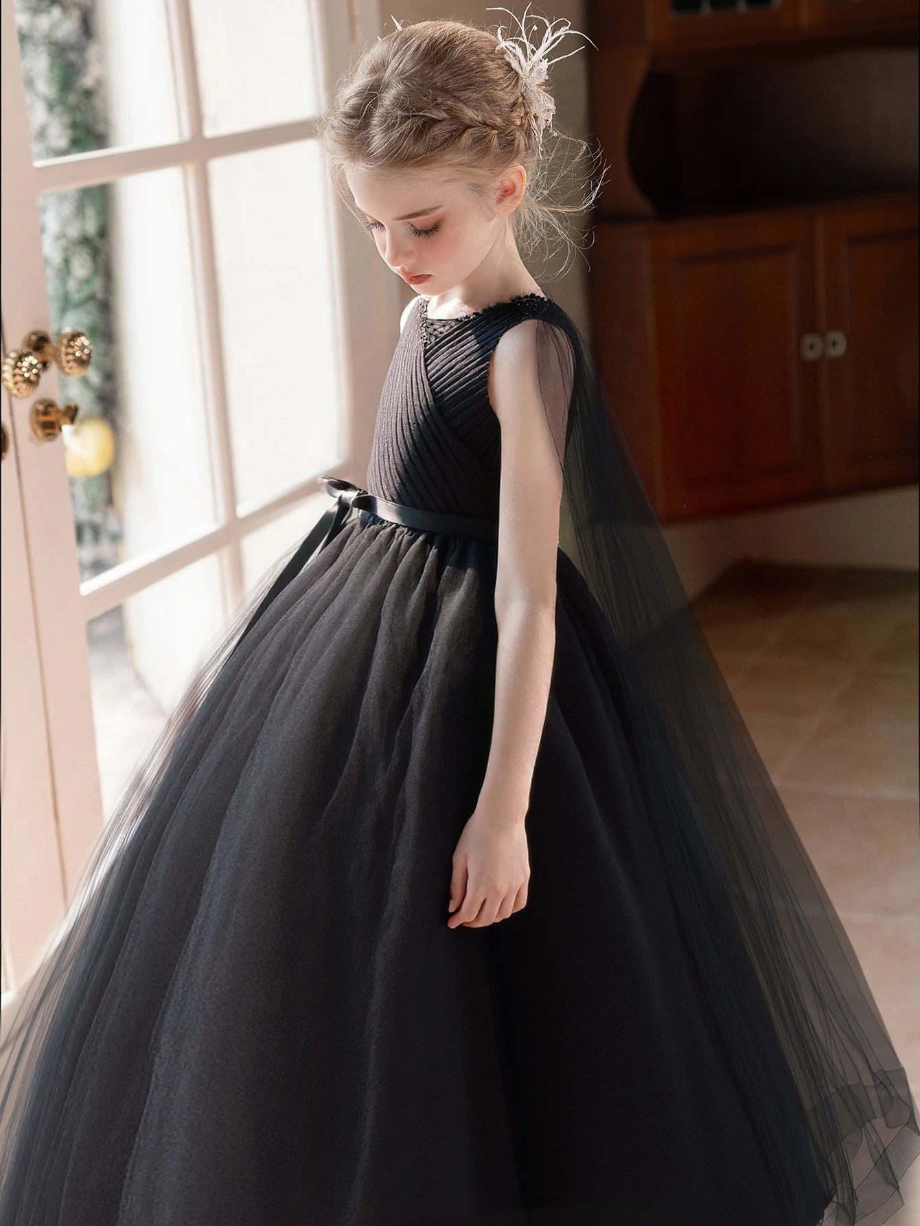 Elegant Purple Tween Girl's Formal Gown with Flowing Veil and Bow Decoration