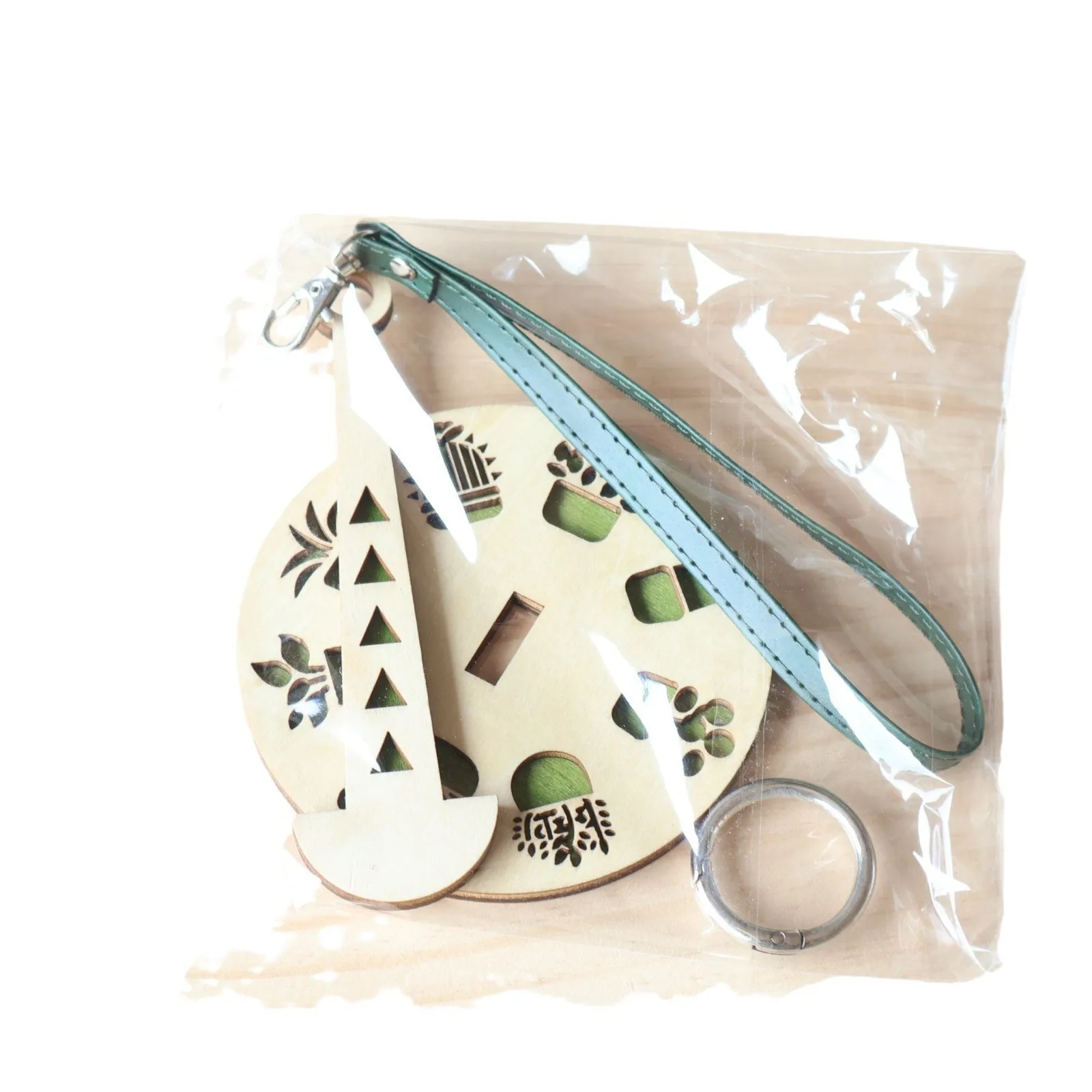 Yarn Holder 1 Set Portable Wooden Yarn Holder Foldable Wrist Charm for Outdoor Knitting & Crochet DIY Tool