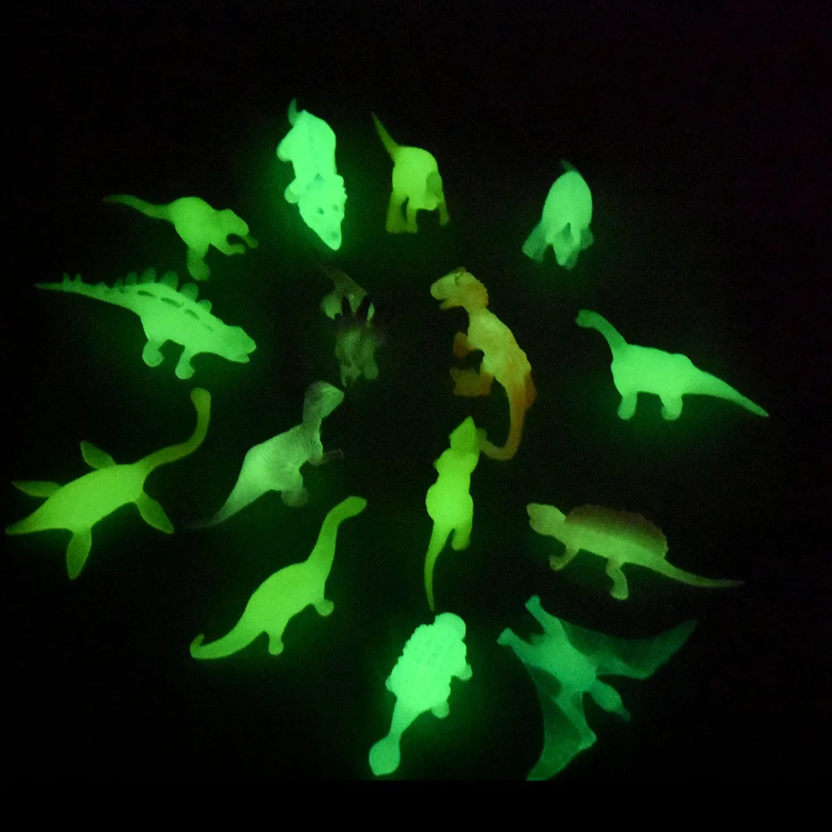 8/16 Pieces/bag Jurassic World Noctilucent Glow In The Dark Dinosaur Blocks Kids Action Figure Collectible Model Toy glow dark dinosaur blocks