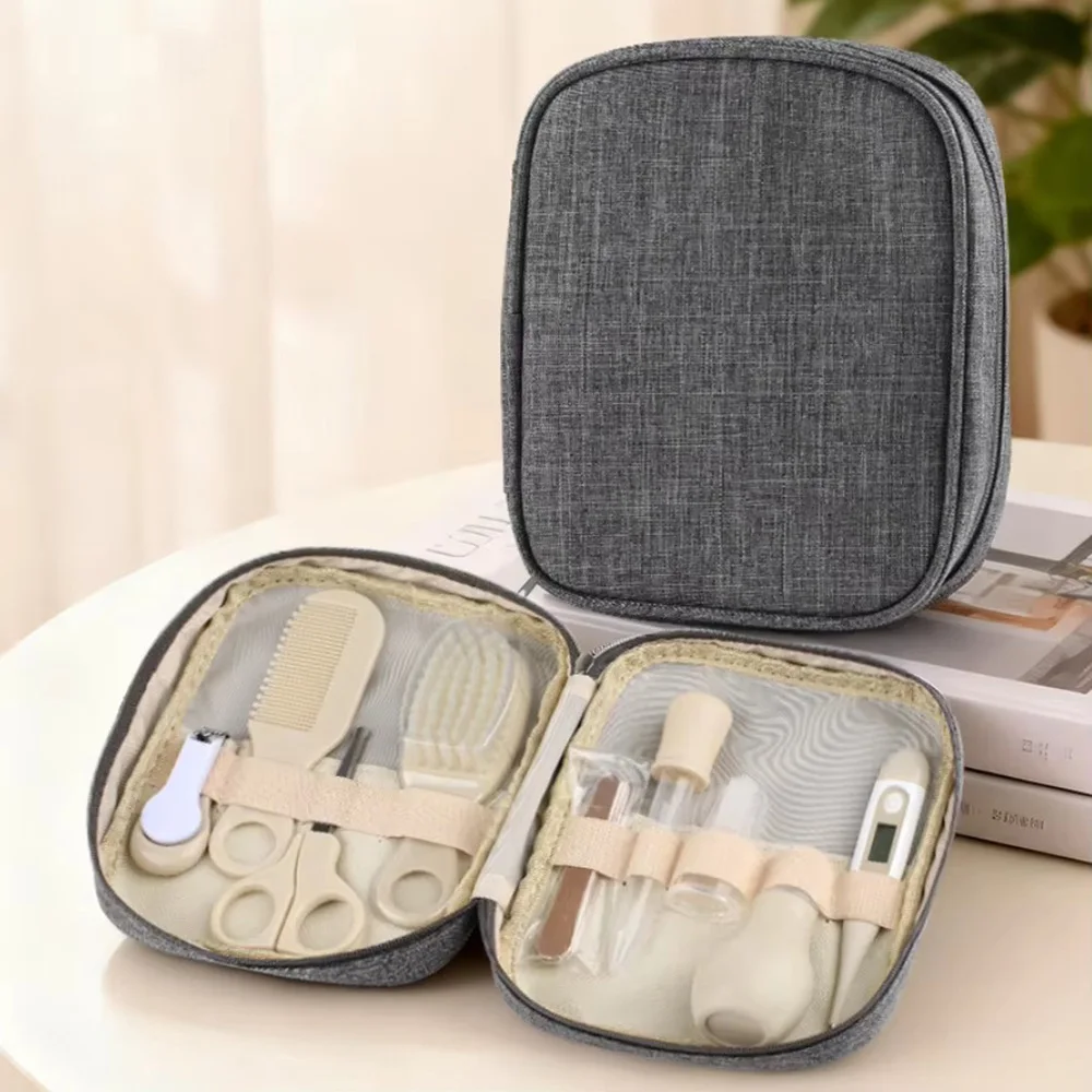 Kit per la Cura del Neonato 9 Pezzi con Tagliaunghie, Spazzola per Capelli, Pettine, Termometro, Set Essenziale per l'Igiene del Bambino, Kit da Viaggio - immagine 2