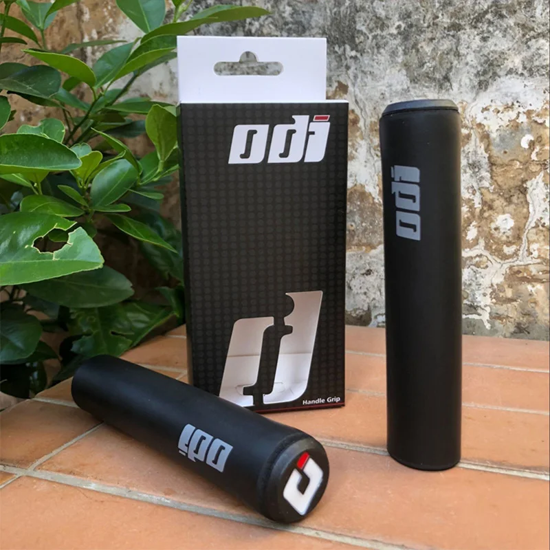 Ultralight Silicone Anti-Slip Bike Grips with End Plugs