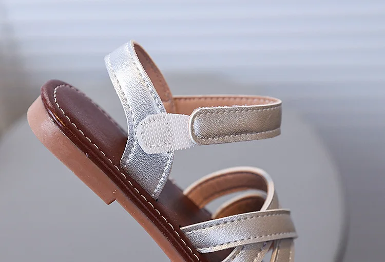 Mädchen-Sandalen Einfarbig Vielseitige Kinder-Prinzessinnen-Schuhe Offene Zehen Klettverschluss 2025 Sommer Neue Mädchen-Strandschuhe Rutschfeste Weiche Sohle – Detail 22