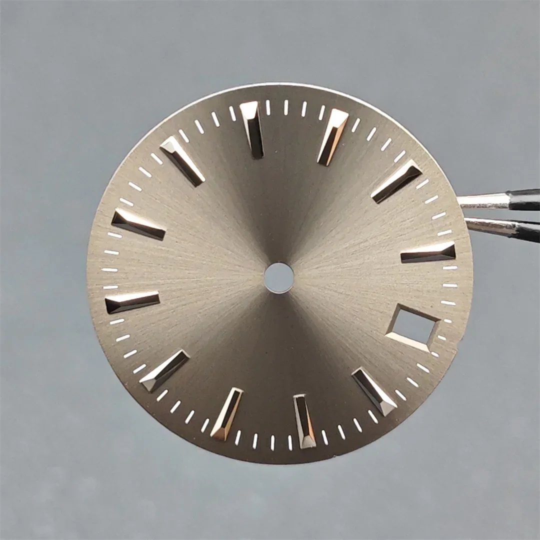 Watch Dial Stripes Sunburst Surface Single Date Watch Face Replacement Parts NH35/364R/7S Movement