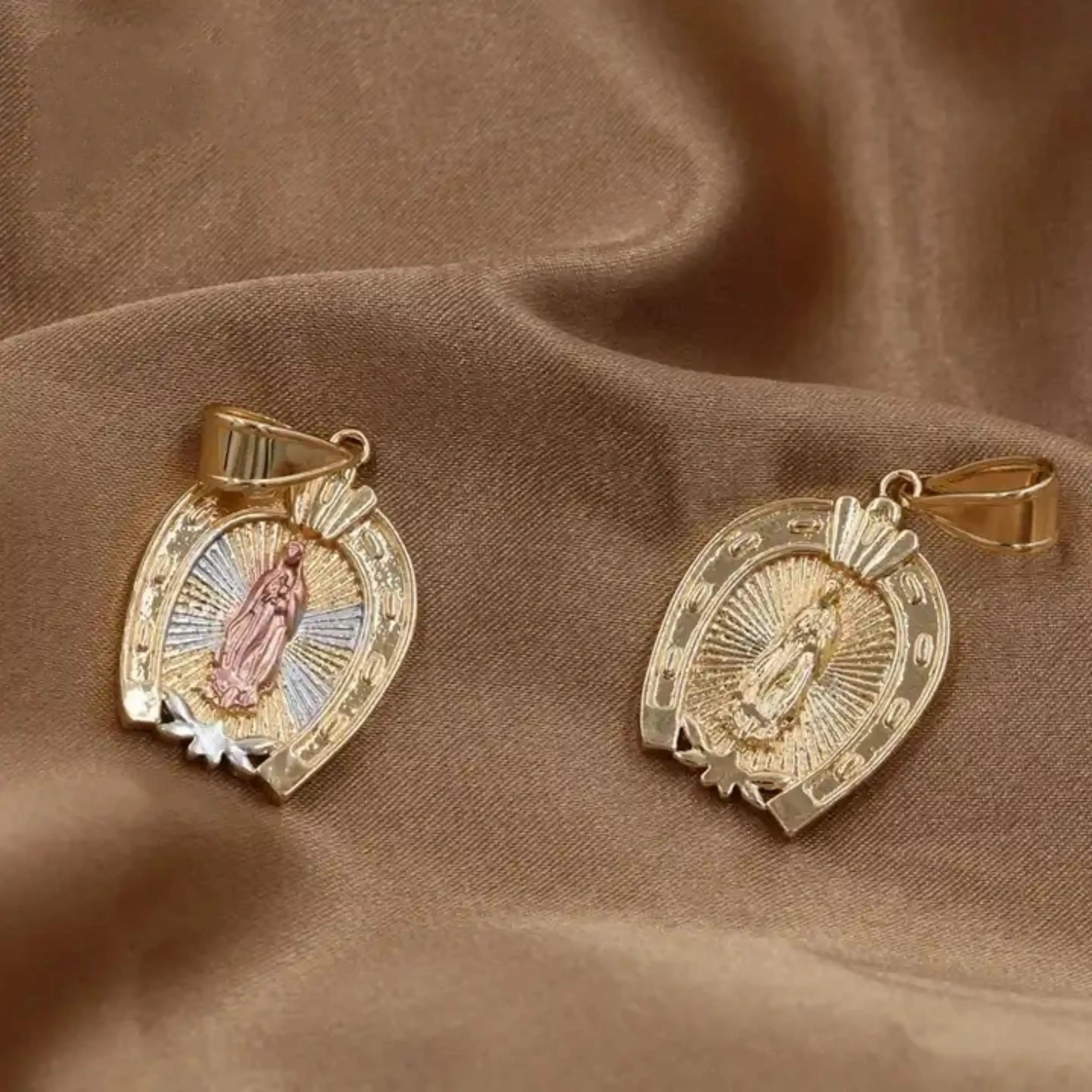  м Ÿ  18k ݵ 3  縯 ,   ູ,  Ʈ  Ƽ