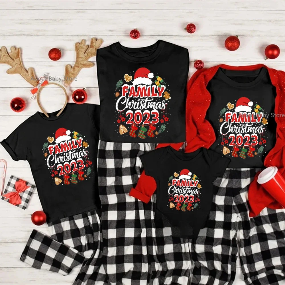 New 2023 Family Christmas Matching Shirts Cotton Dad Mom Kids Magliette Baby Pagliaccetti Look Divertente Matching Xmas Tops Outfit Gifts