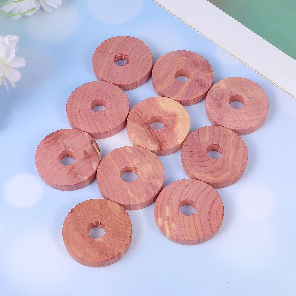 

30pcs Cedar Wood Ring Circular Ring Wooden Round Chips Mothproof Wardrobe Cedar Chip