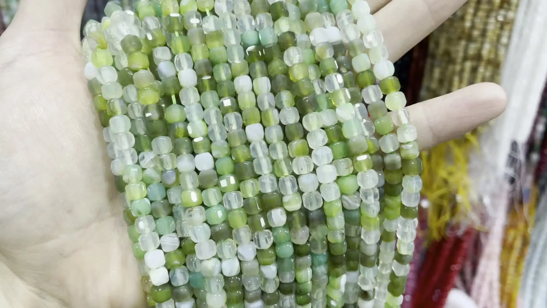 Граненые квадратные бусины из агата 5-6 мм