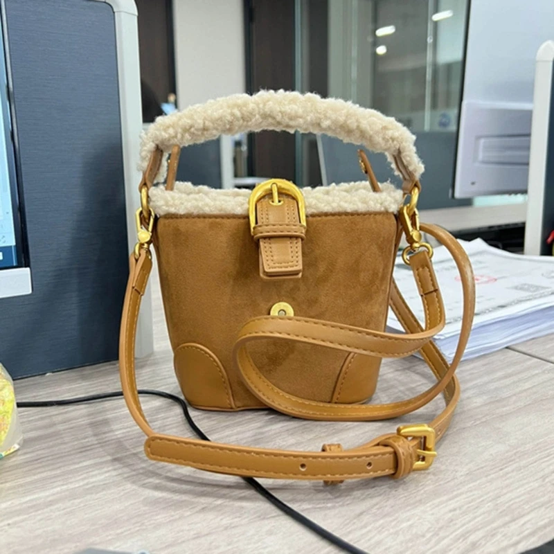 Winter Plush Shoulder Bag Bucket Bag Crossbody Bag for Women Girl Versatile Tote E74B
