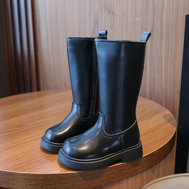 Botas-negras-con-tacones-planos-y-cremalleras-laterales-altas-para-ni ...