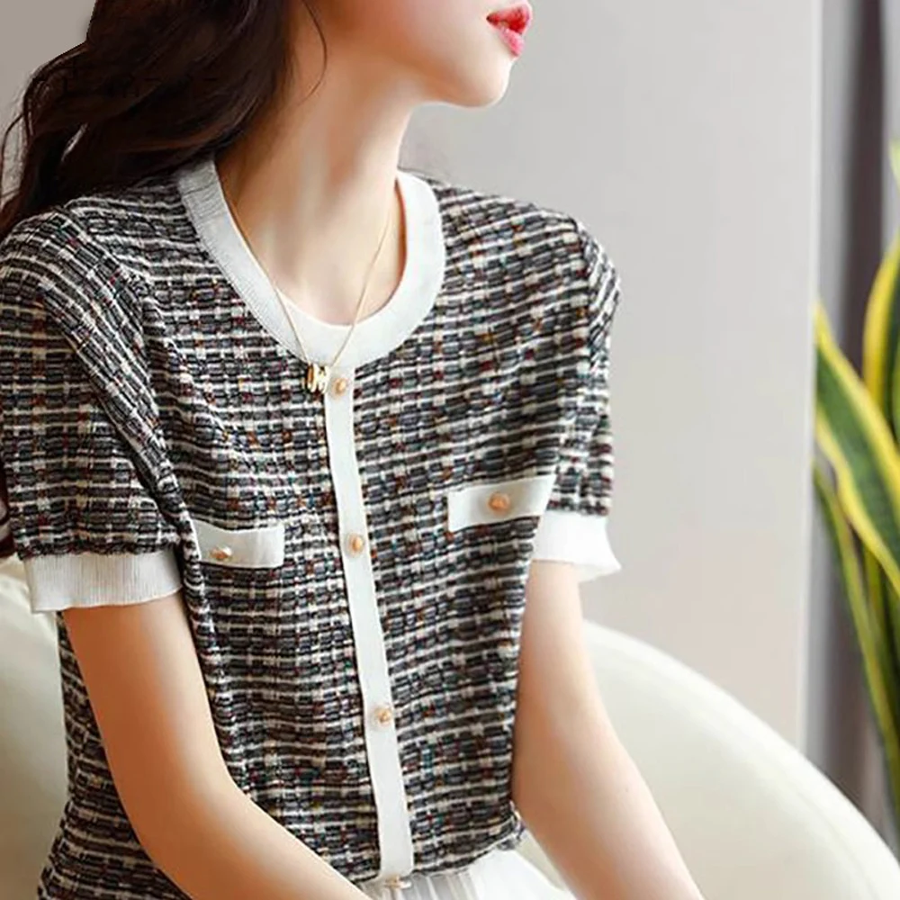 

European Station Short sleeved T-shirt Women's Summer New Fashion Light Luxury Versatile Stripe Knitted Loose Casual Top