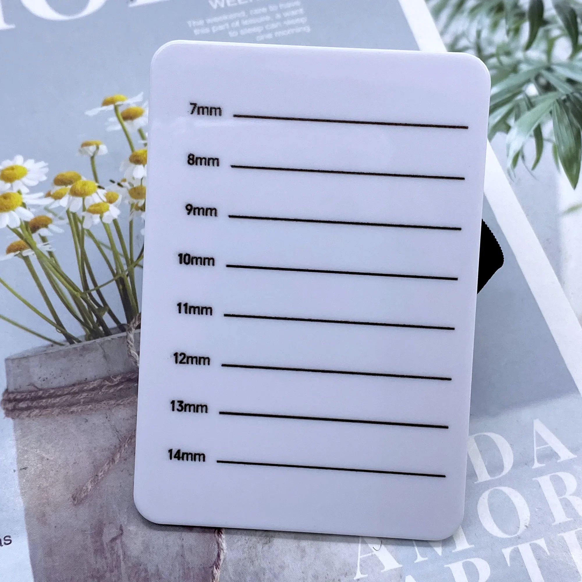 1PC Eyelash Extentions Hand-Held Eyelash Tray With Scale For Eyelashes Placement Easy to Take False Lashes Makeup Tools