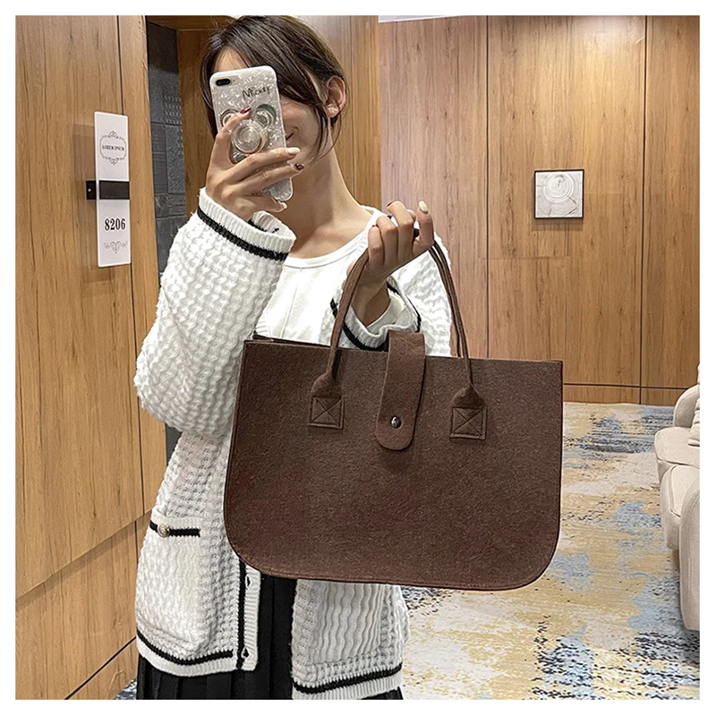 Women's Large CapaCity Solid Color Felt Button Cross body bag Men's Casual Shopping Bag Shoulder bag With Handle New 2024