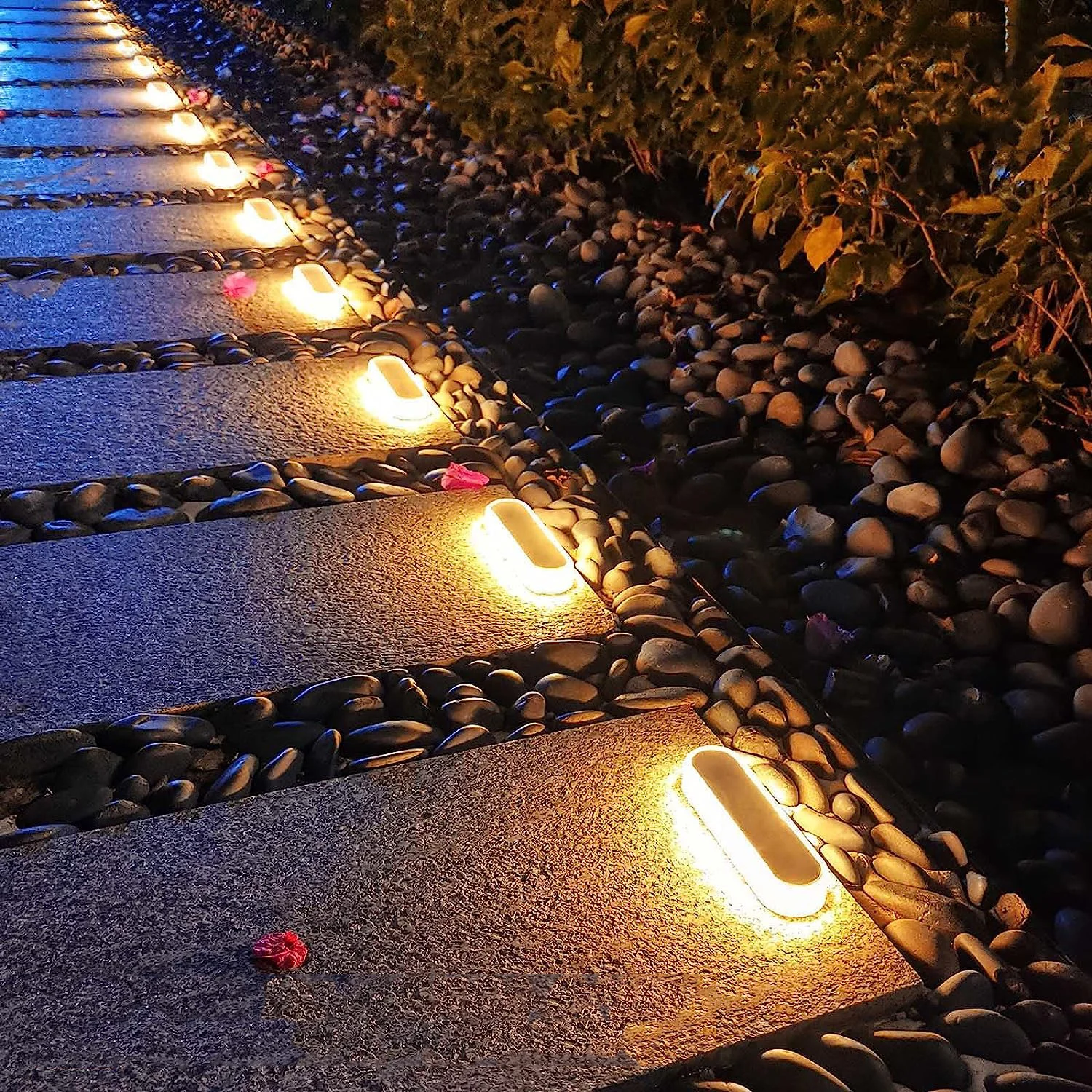 High Quality 4 Pack LED Solar Deck Lights IP68 Waterproof Auto On/Off 5-Ton Anti-Pressure LED Step Lights for Garden Yard solar Path lighting