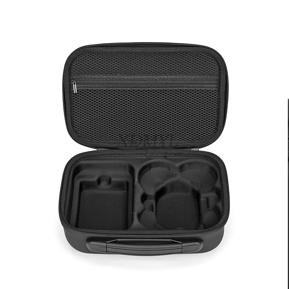 Sac de transport pour drone, protection et rangement pratique, porté en bandoulière par un utilisateur