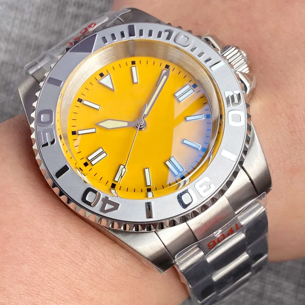 Cupola Vetro Zaffiro 200M Impermeabile Diver S Nh35 Orologio Automatico Sterile Quadrante Giallo/Rosso 120 Clic Lunetta Oyster Band Green Lume