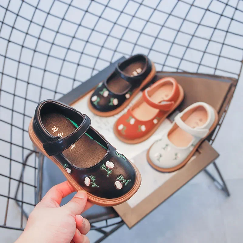 Children's Leather Shoes Vintage Flower Embroidery Cute Simple French Style Girls Casual Shoes 2023 New Kids Fashion Child Shoes