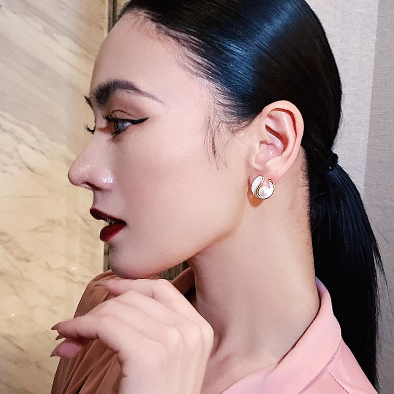 Exquisite Geometric Enamel Pearl Earrings Jewelry Party - Image 3