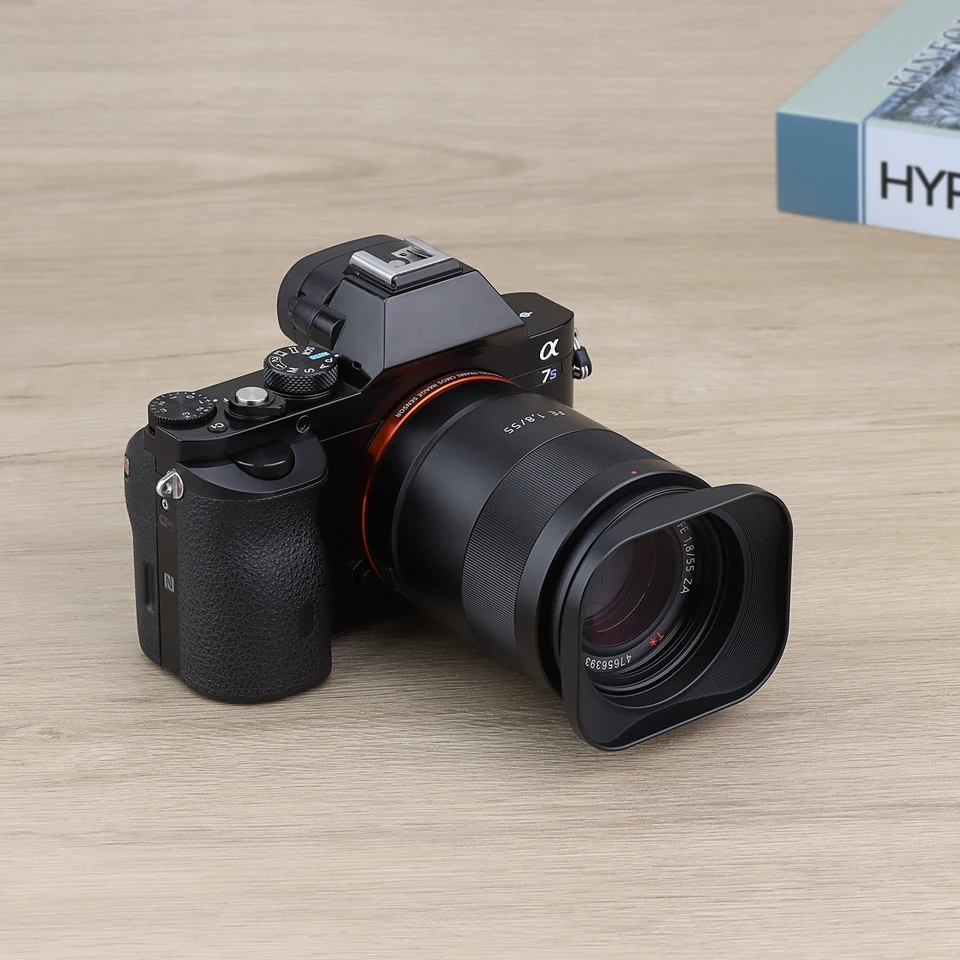 【レンズ内チリ有】 SONY RX1R 本体＋純正フード＋予備バッテリー他一式 レンズ内チリ有】 SONY RX1R 本体＋純正フード＋予備バッテリー