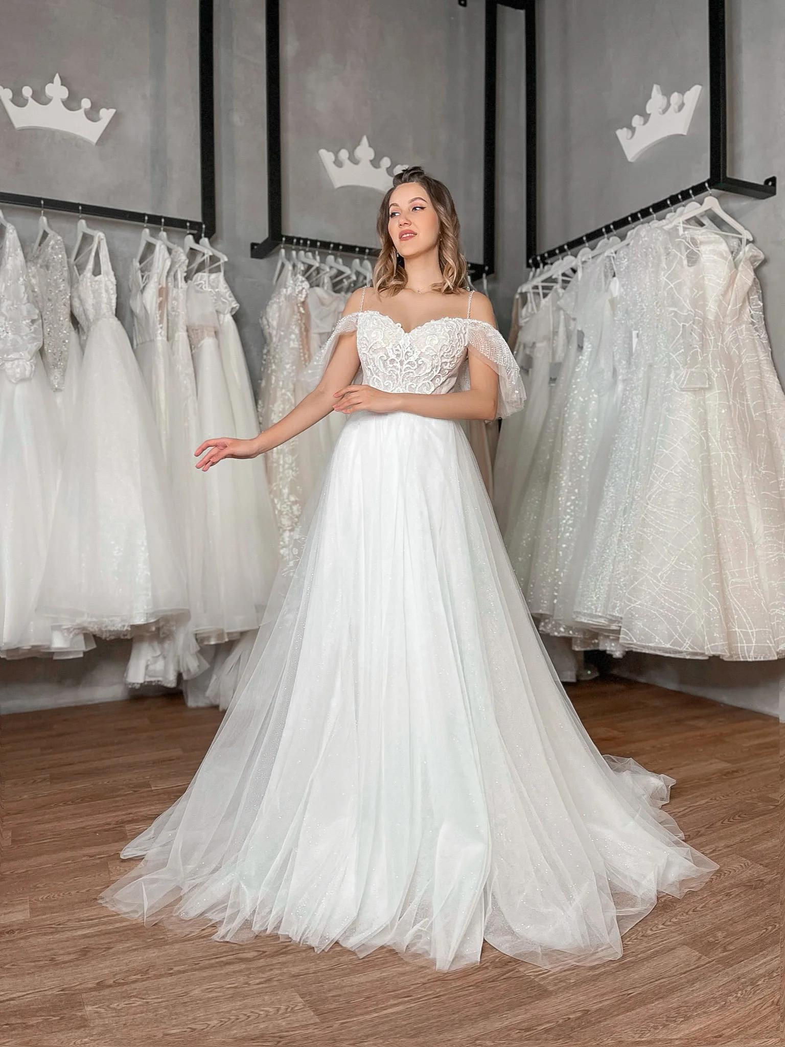 

Элегантное кружевное ТРАПЕЦИЕВИДНОЕ свадебное платье ручной работы с открытыми плечами и аппликацией для официальвечерние ринки для взрослых свадебное платье на заказ