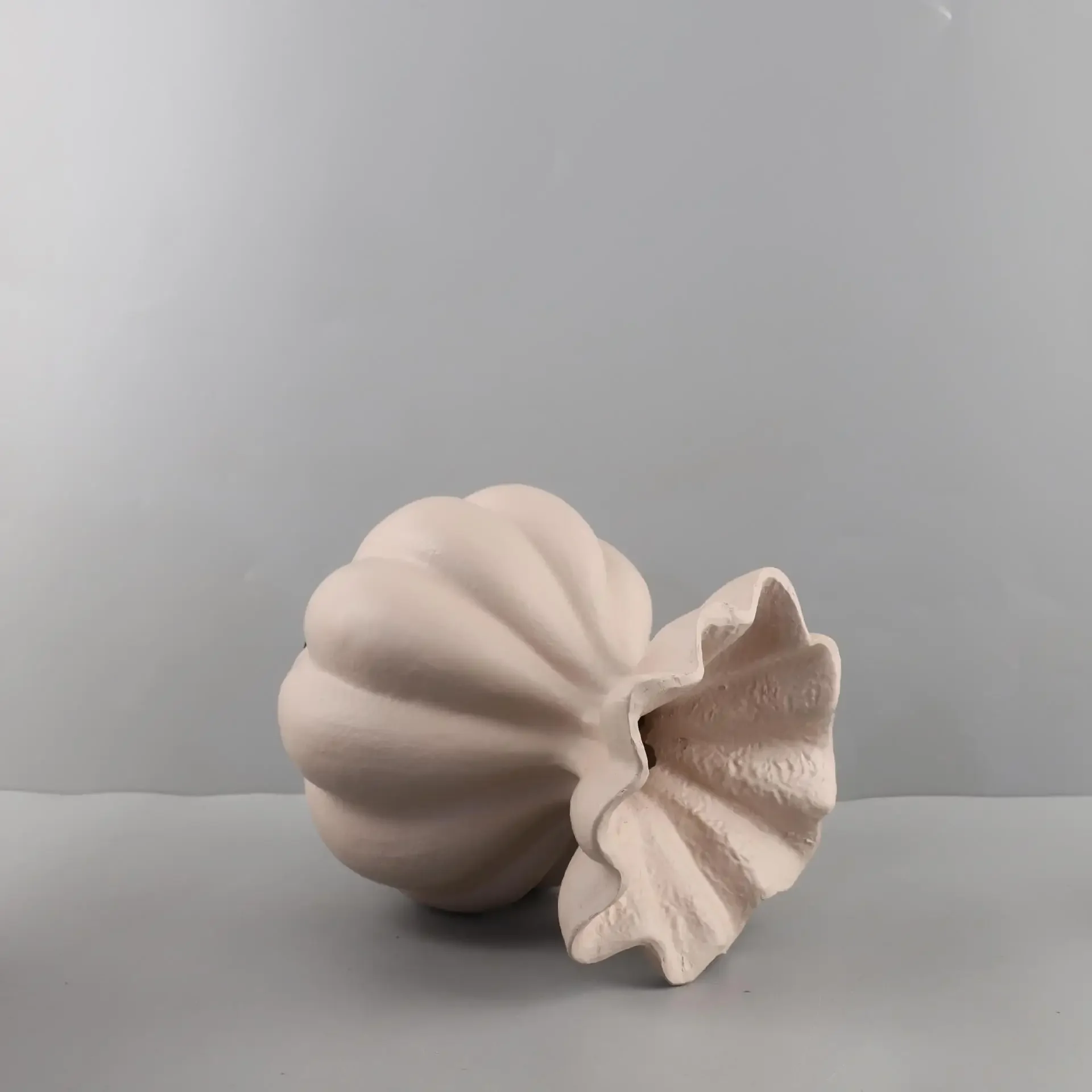 Resin Vase Bud Shape Fringe Fold Flower Vase Resin Crafts Floral Arrangement Accessories Flower Pot Home Decoration 4